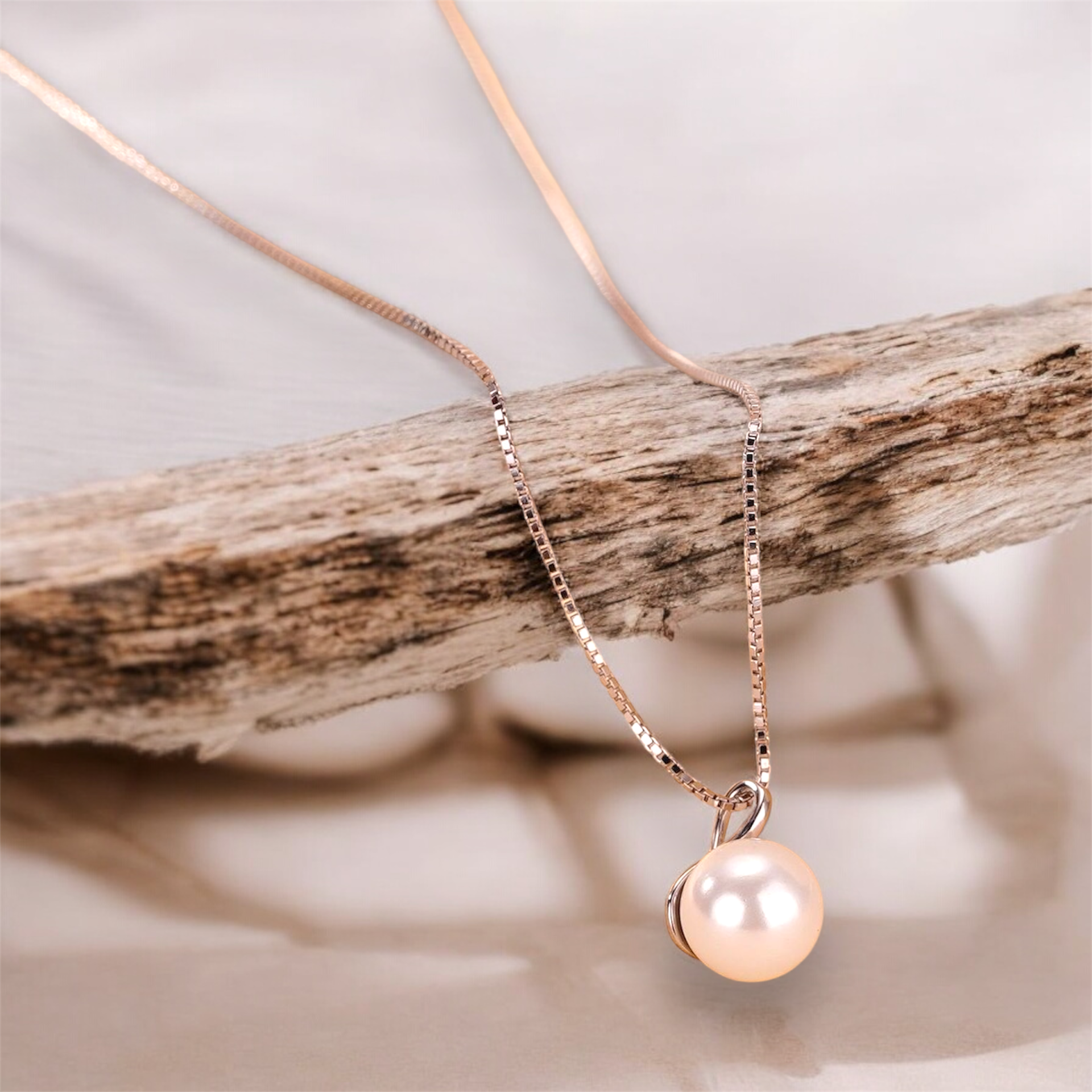 Water Droplets Pearl Pendant Necklace